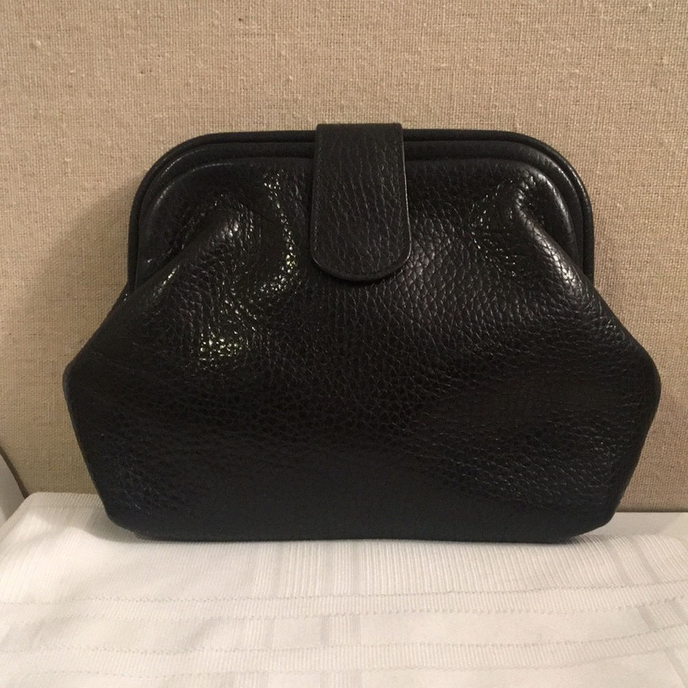 Bonwit Teller Made in Italy leather Clutch